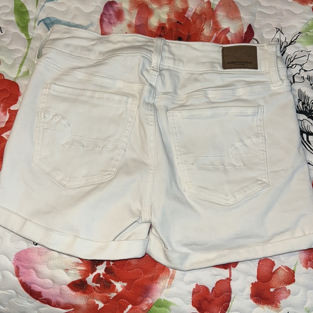 Size 4 AEO Next Level Stretch Cuffed Shorts